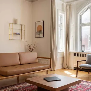 Apartment Lovely 3Br Manor Apartment 5 Min From Tivoli Gardens