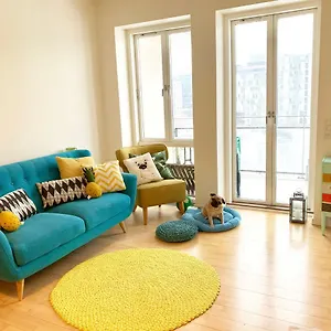 Homestay Cute Pug Guest